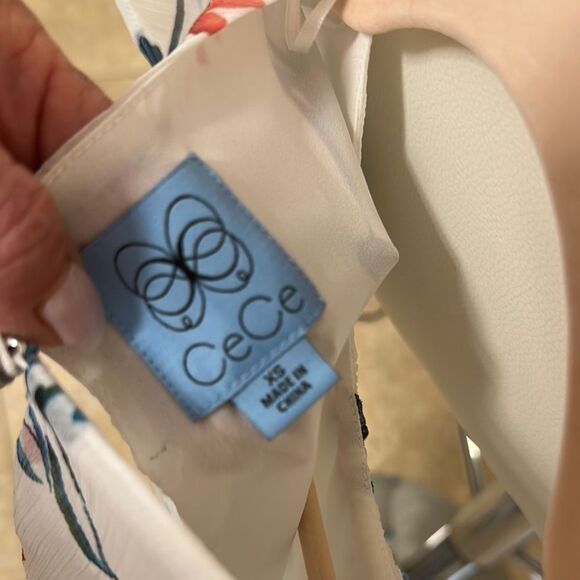 CeCe expressive lilies with flutter sleeve dress and soft ecru - Picture 6 of 8